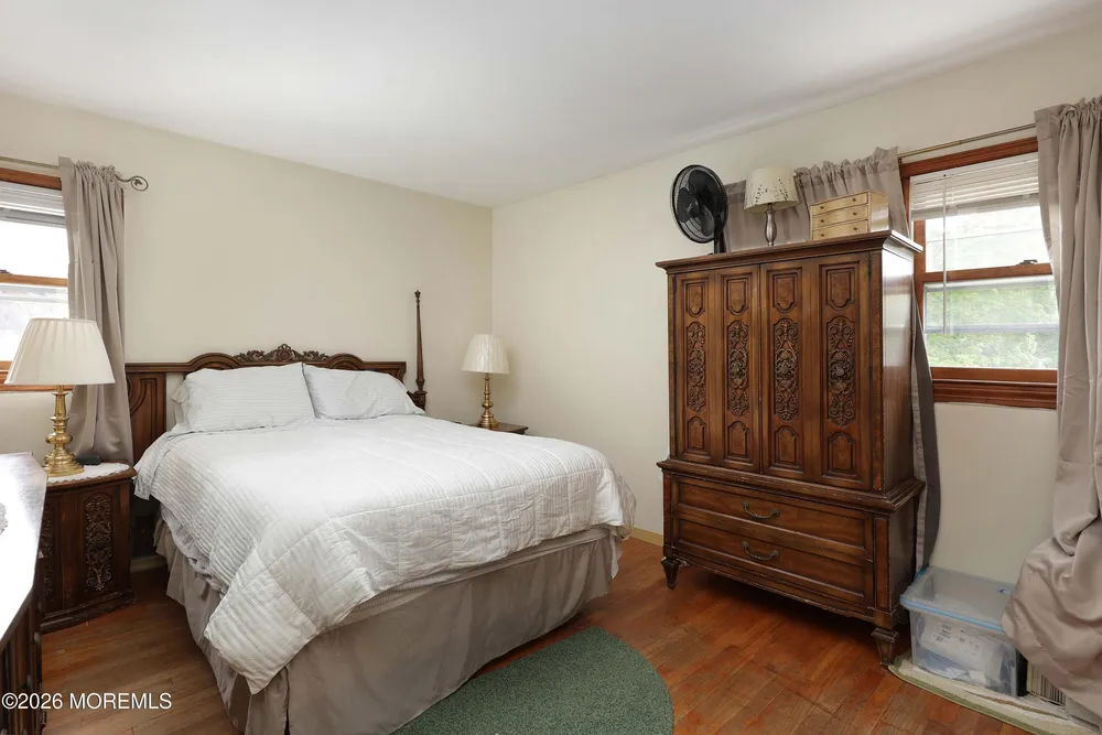 167 Crestview Dr, Middletown, NJ 07748