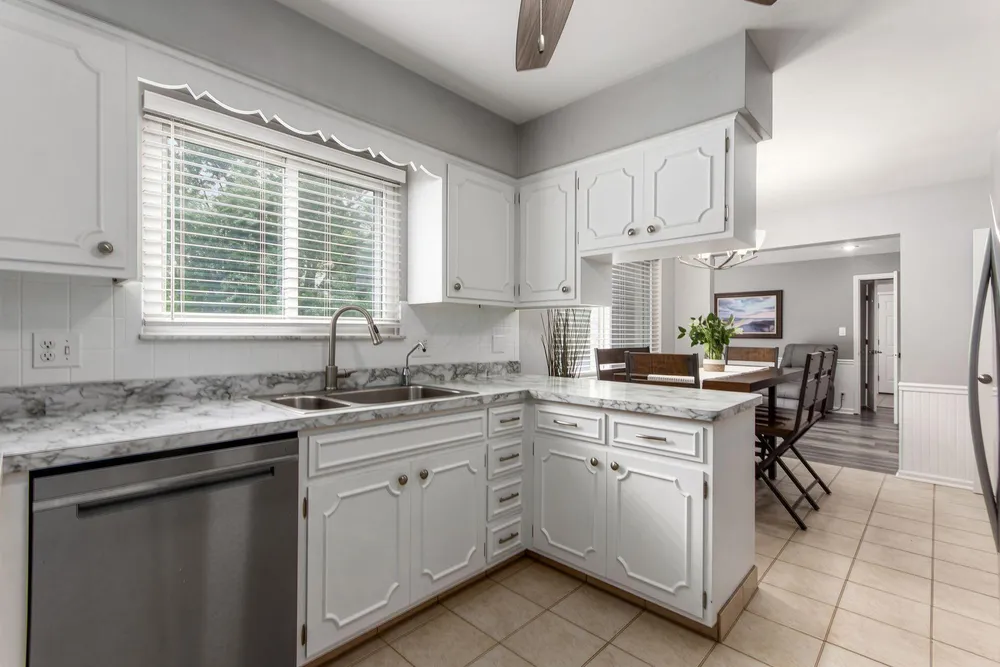 2403 White Rd, Grove City, OH 43123