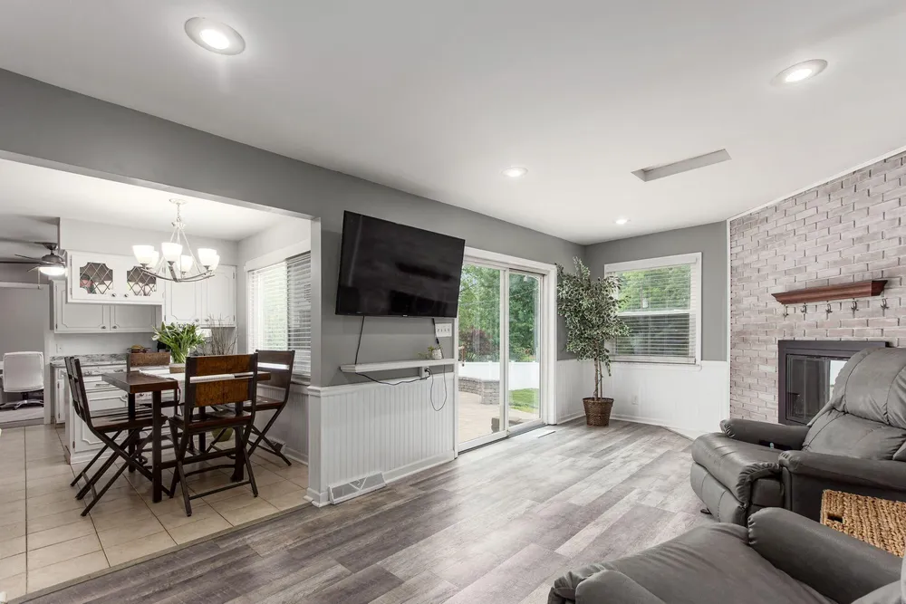 2403 White Rd, Grove City, OH 43123
