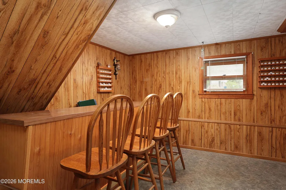 167 Crestview Dr, Middletown, NJ 07748