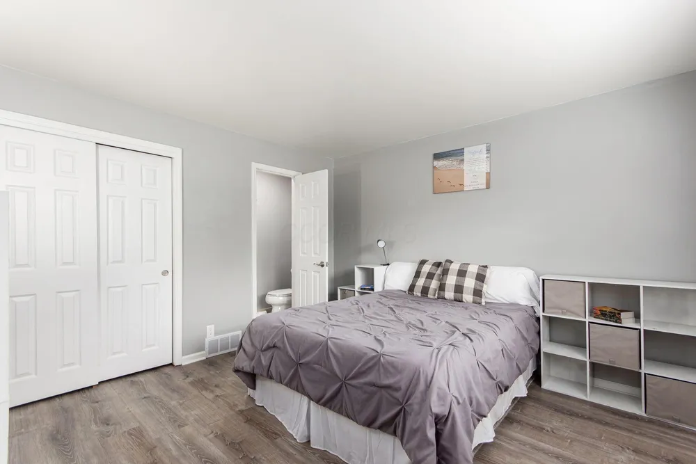 2403 White Rd, Grove City, OH 43123