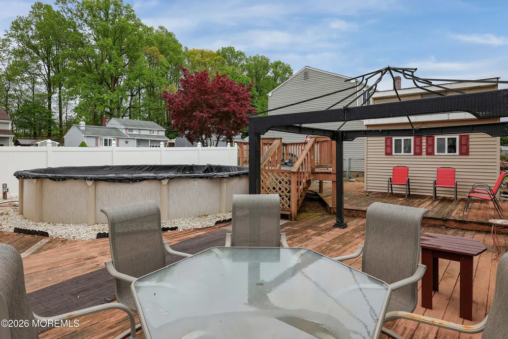 167 Crestview Dr, Middletown, NJ 07748