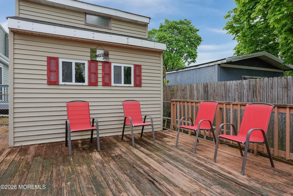 167 Crestview Dr, Middletown, NJ 07748