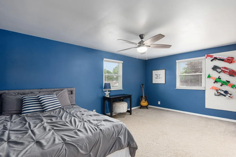 2403 White Rd, Grove City, OH 43123