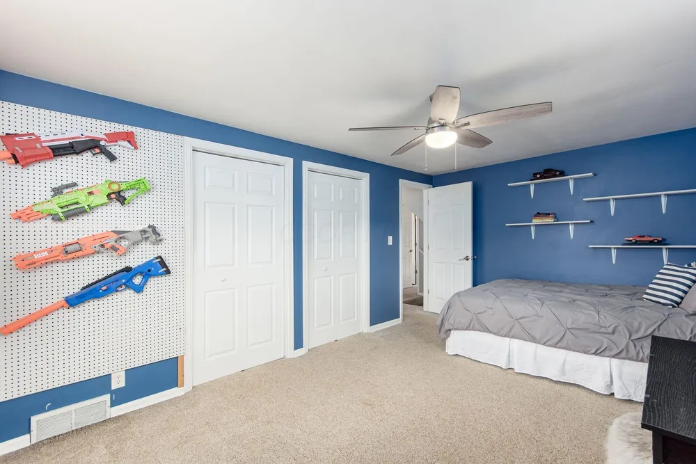2403 White Rd, Grove City, OH 43123