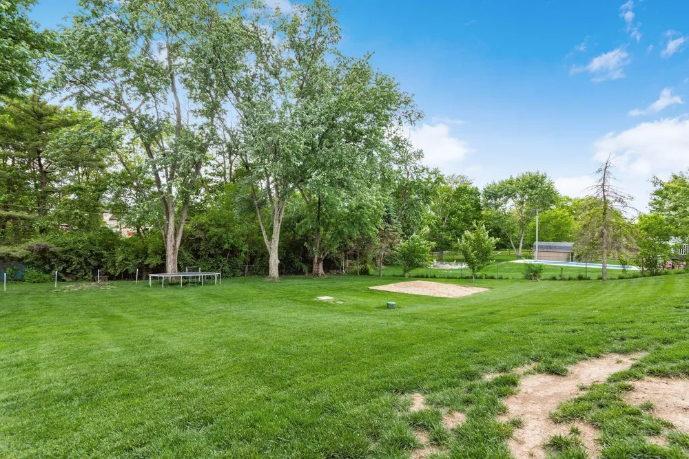 2403 White Rd, Grove City, OH 43123