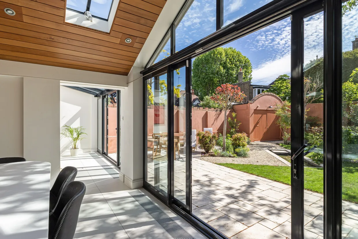 Bedford Road, London, W4 photo 8