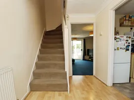 Sandringham Close, WELLINGBOROUGH thumb 3