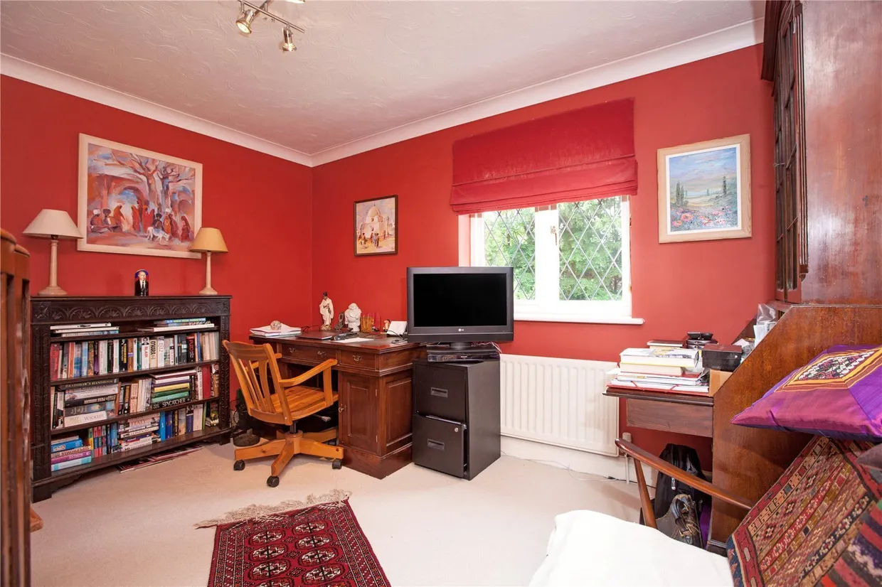Hammond End, Farnham Common, SL2 photo 6
