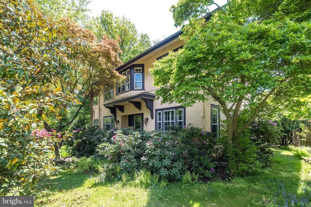 825 Highland Ave, Morrisville, PA 19067