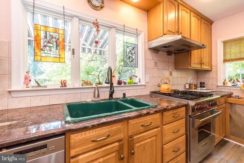 825 Highland Ave, Morrisville, PA 19067