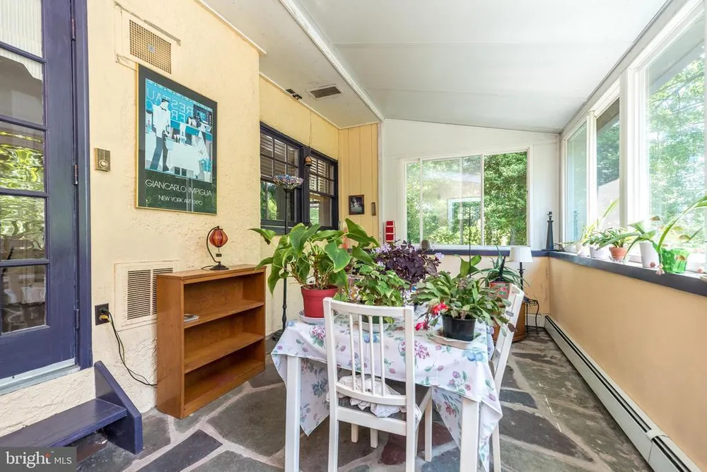 825 Highland Ave, Morrisville, PA 19067