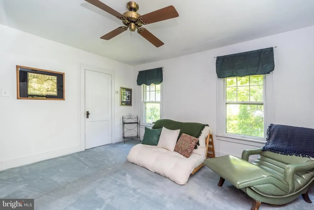825 Highland Ave, Morrisville, PA 19067