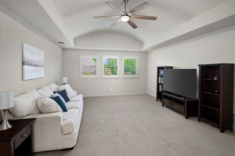 919 Lairds Ln, Allen, TX 75013