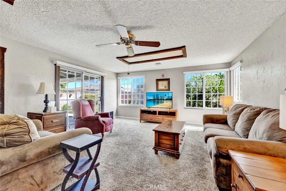 3222 W Sunview Dr, Anaheim, CA 92804