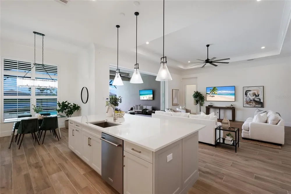8249 Pavia Way, Lakewood Ranch, FL 34202