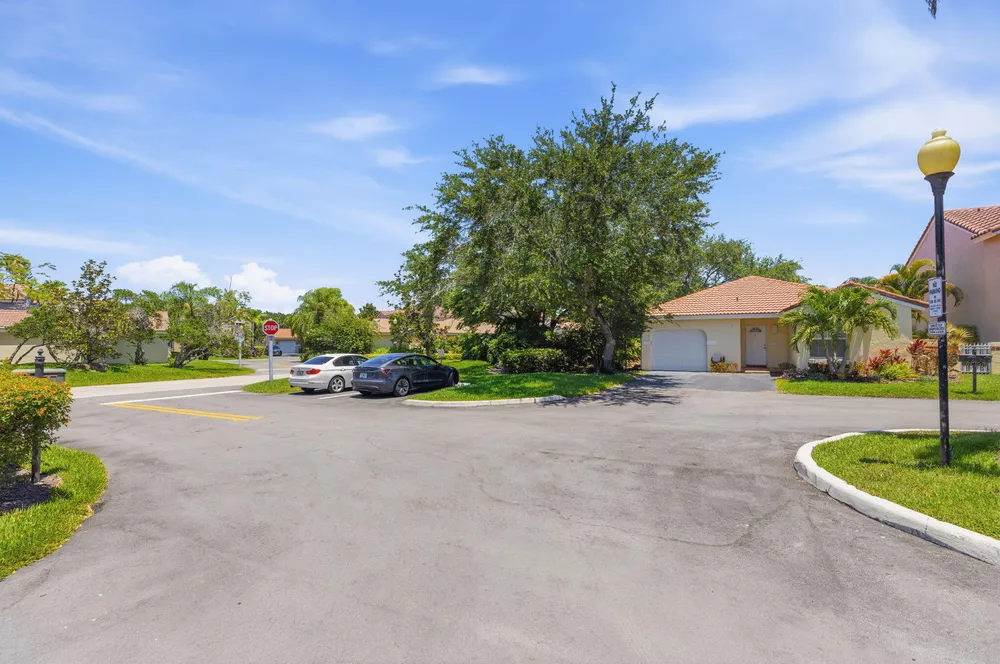 1472 Garden Rd, Weston, FL 33326