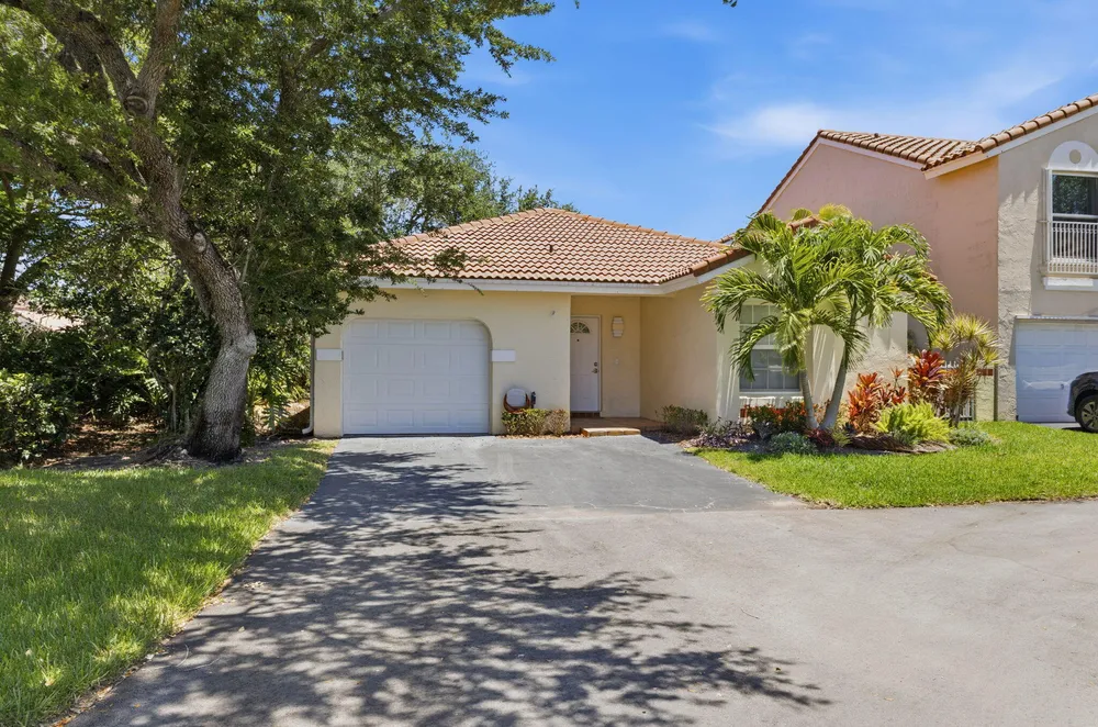 1472 Garden Rd, Weston, FL 33326