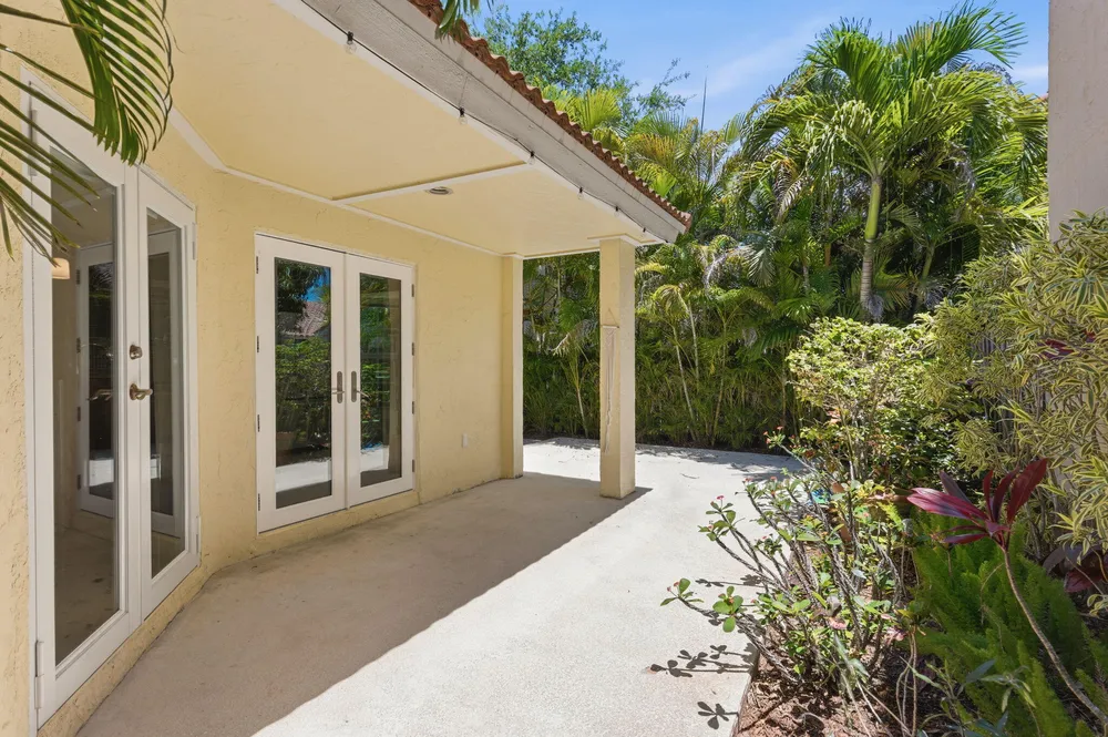1472 Garden Rd, Weston, FL 33326