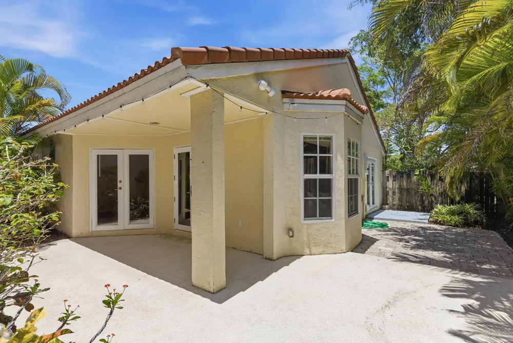 1472 Garden Rd, Weston, FL 33326