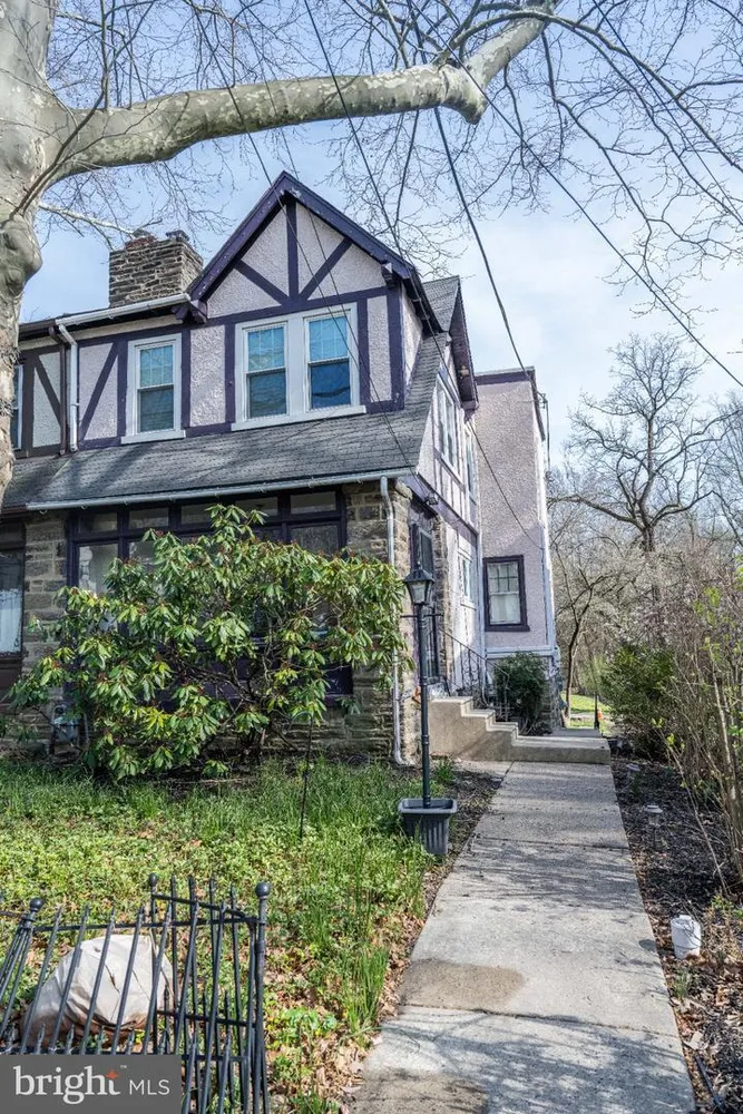 8037 High School Rd, Elkins Park, PA 19027