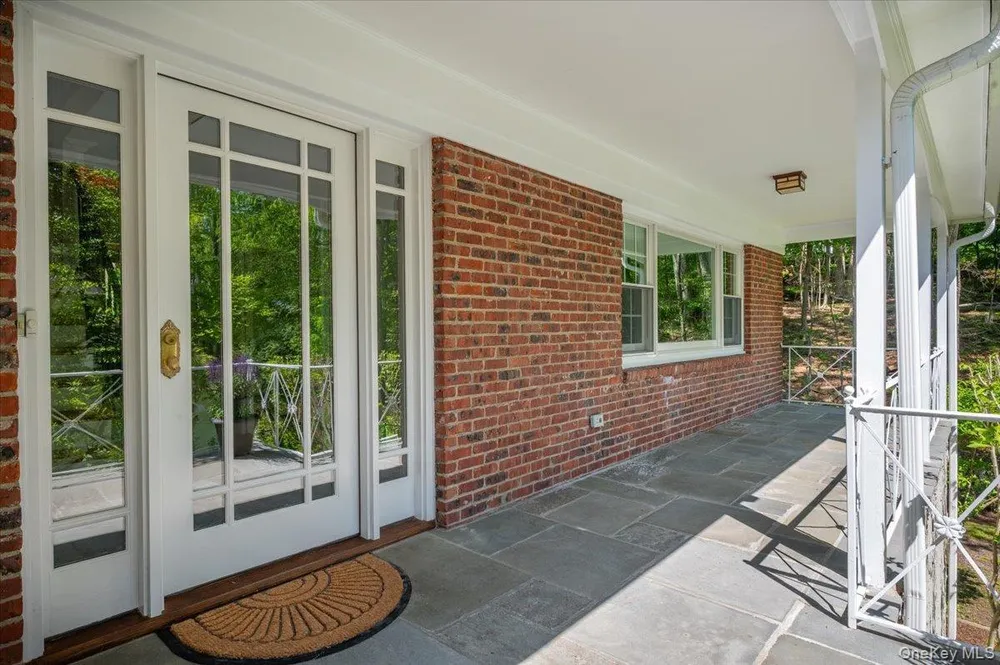 79 N Healy Ave, Hartsdale, NY 10530