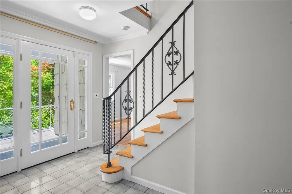 79 N Healy Ave, Hartsdale, NY 10530