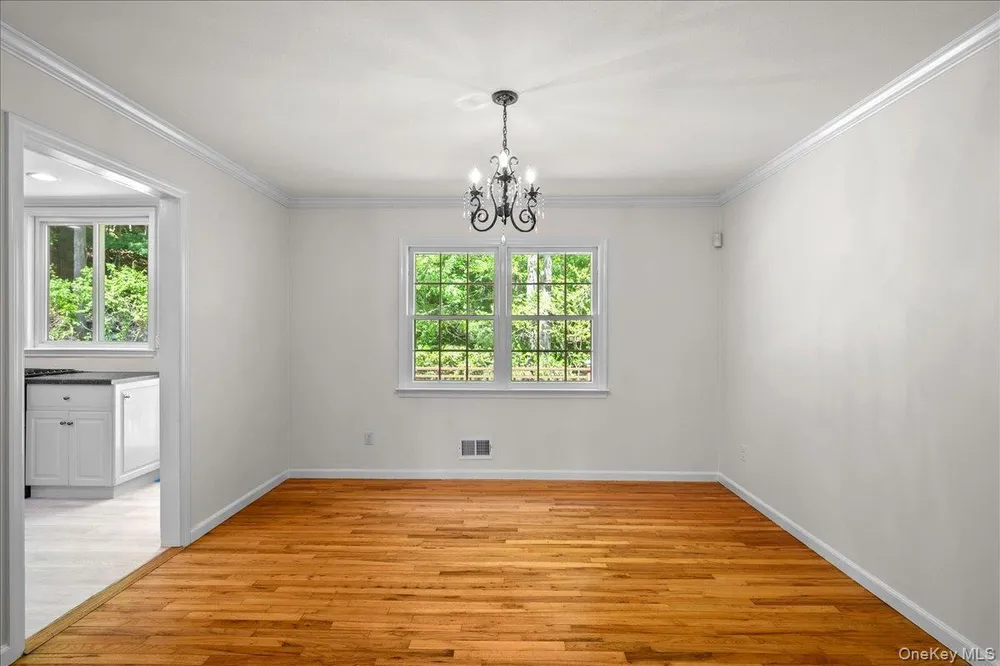79 N Healy Ave, Hartsdale, NY 10530
