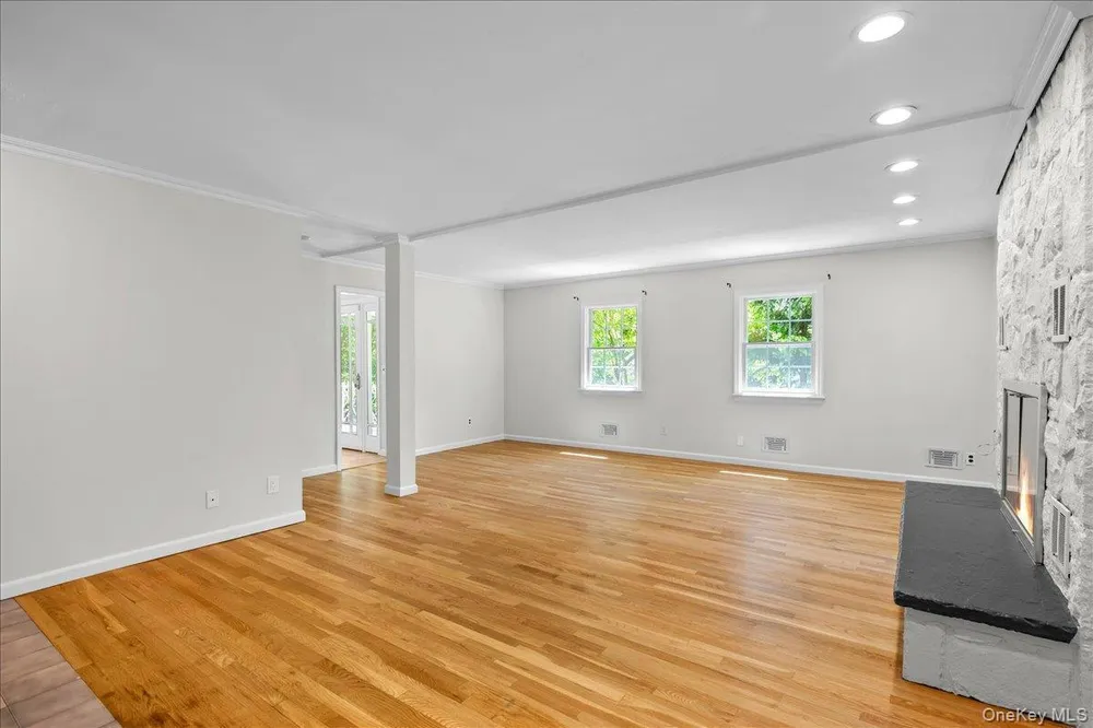 79 N Healy Ave, Hartsdale, NY 10530