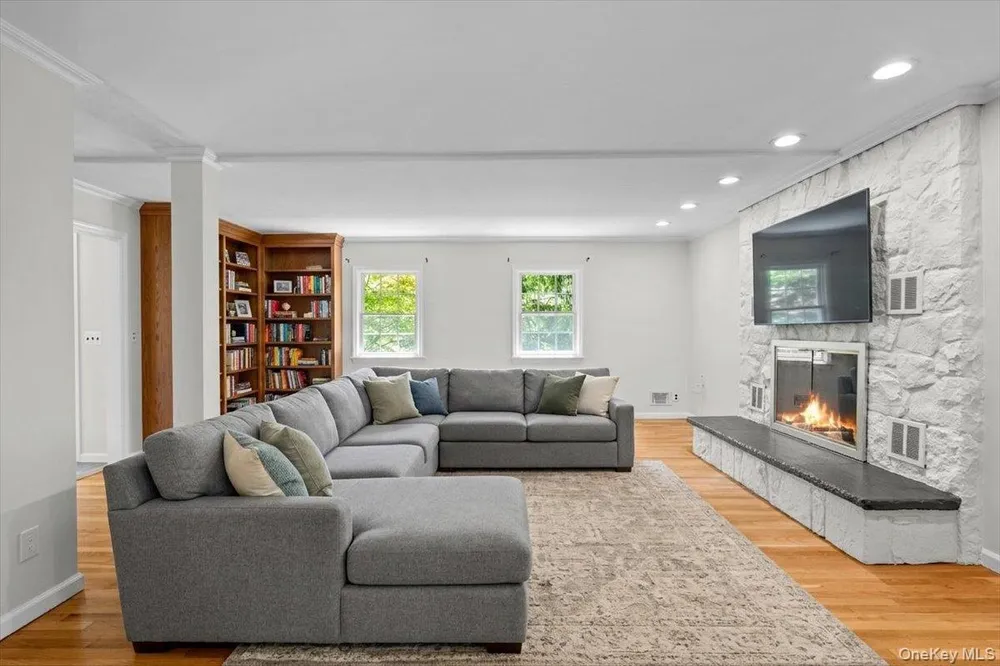 79 N Healy Ave, Hartsdale, NY 10530