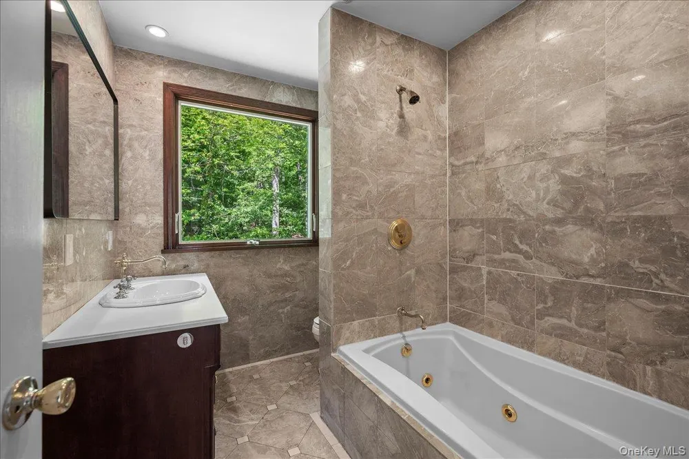 79 N Healy Ave, Hartsdale, NY 10530
