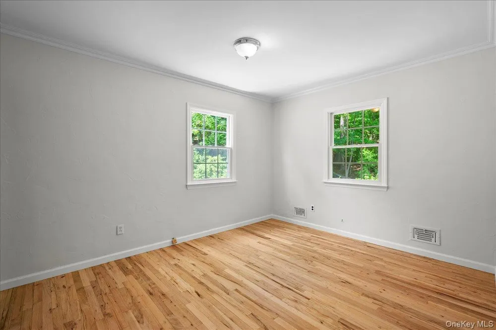 79 N Healy Ave, Hartsdale, NY 10530