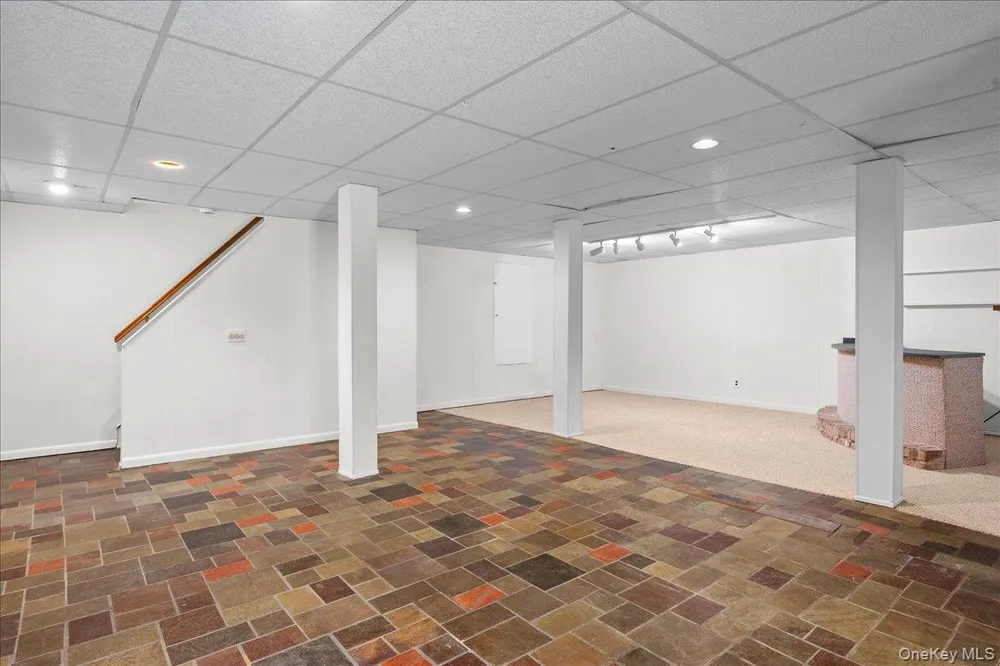 79 N Healy Ave, Hartsdale, NY 10530