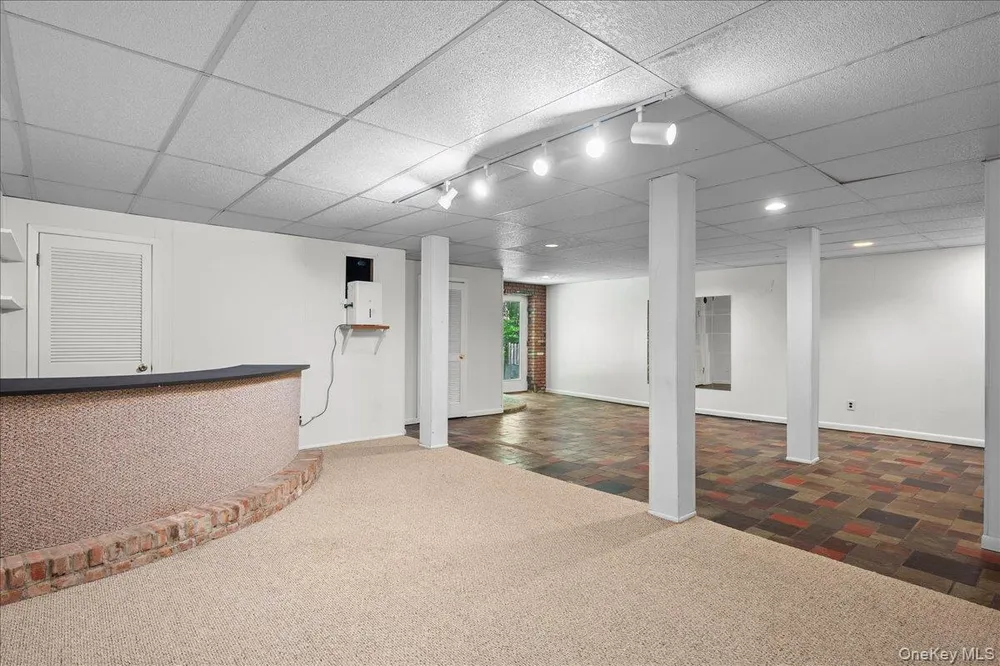 79 N Healy Ave, Hartsdale, NY 10530