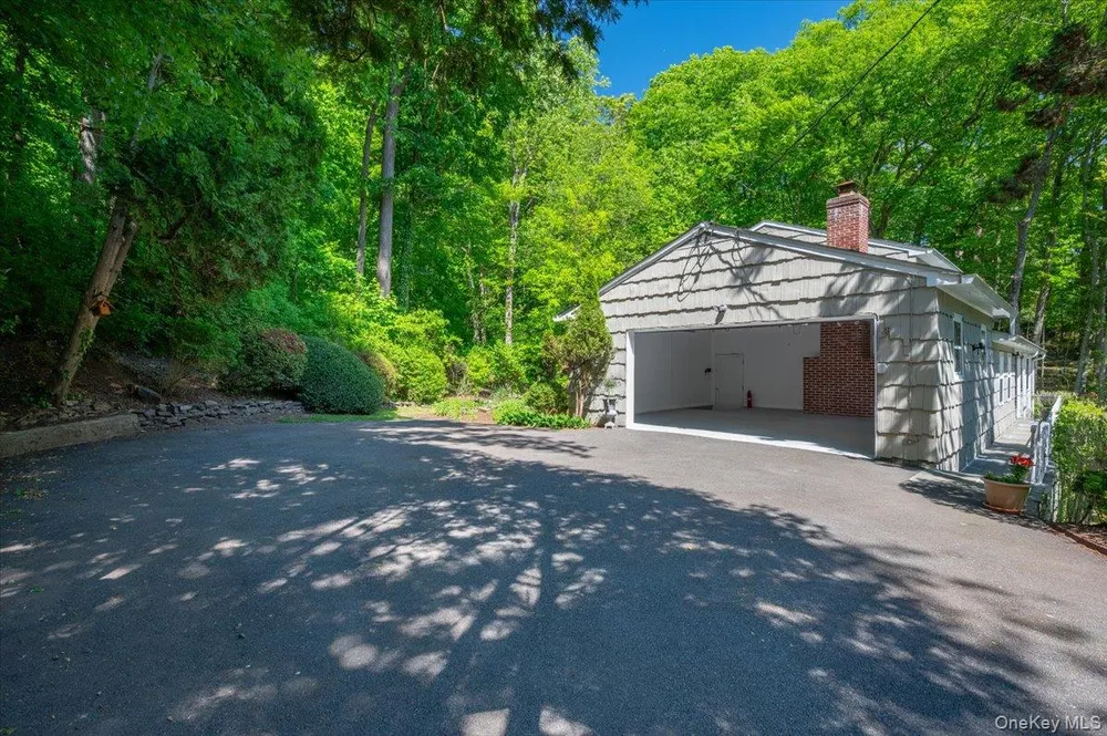 79 N Healy Ave, Hartsdale, NY 10530