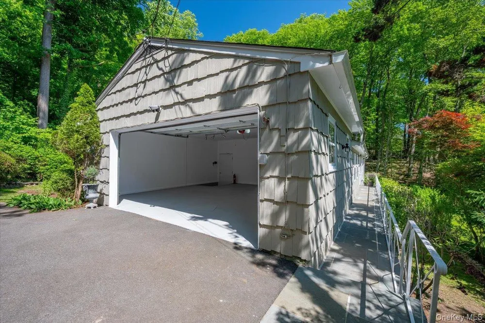 79 N Healy Ave, Hartsdale, NY 10530