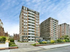 Grand Avenue, Hove thumb 2