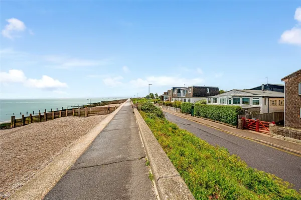 East Beach Road, Selsey, PO20 photo 13