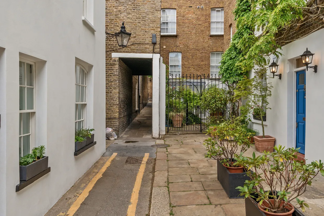 Dukes Lane, London, W8 photo 4
