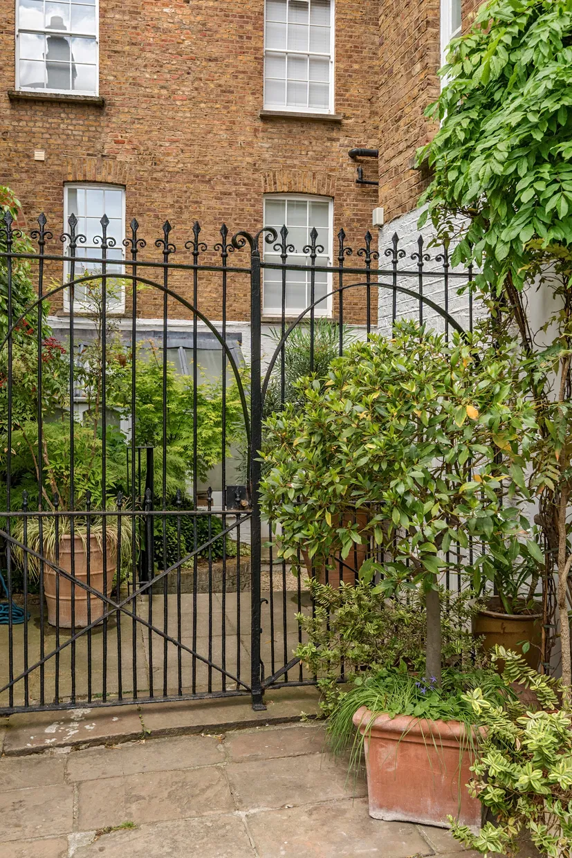 Dukes Lane, London, W8 photo 25