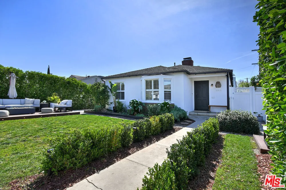 14418 Collins St, Sherman Oaks, CA 91401
