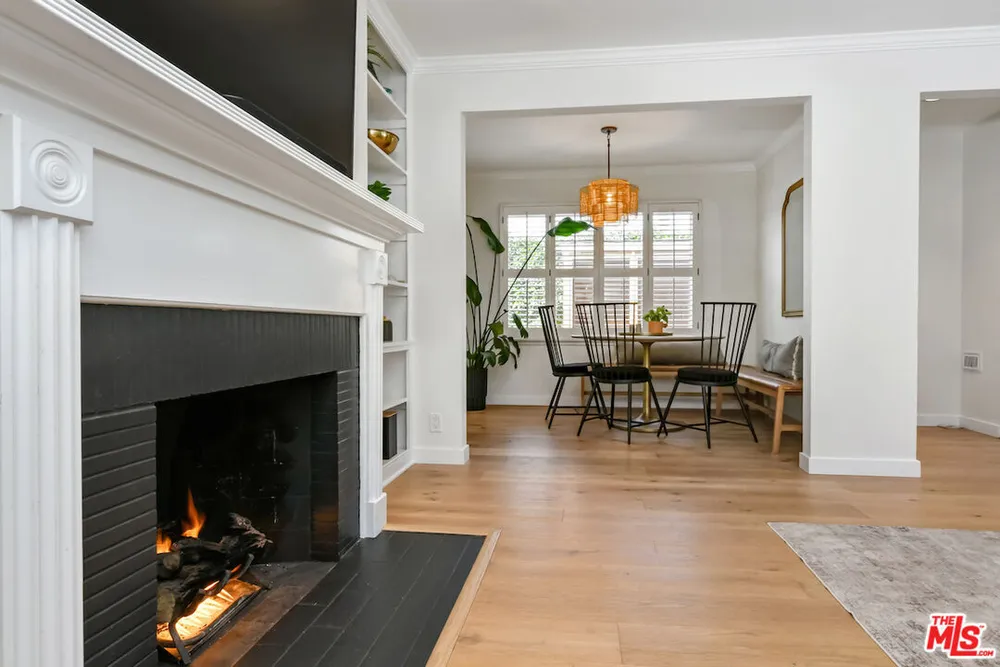 14418 Collins St, Sherman Oaks, CA 91401