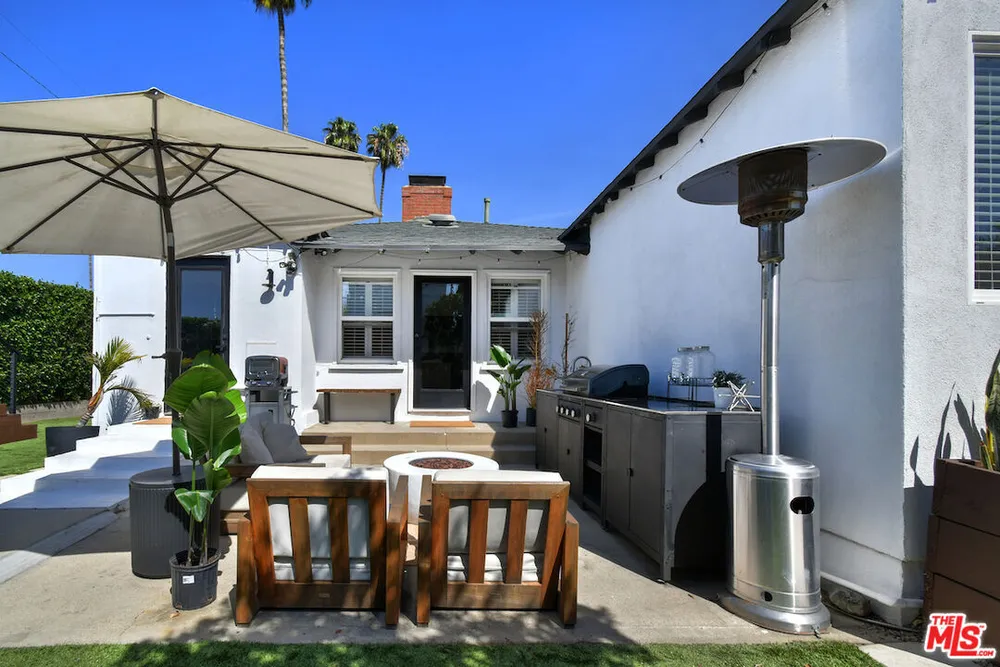 14418 Collins St, Sherman Oaks, CA 91401