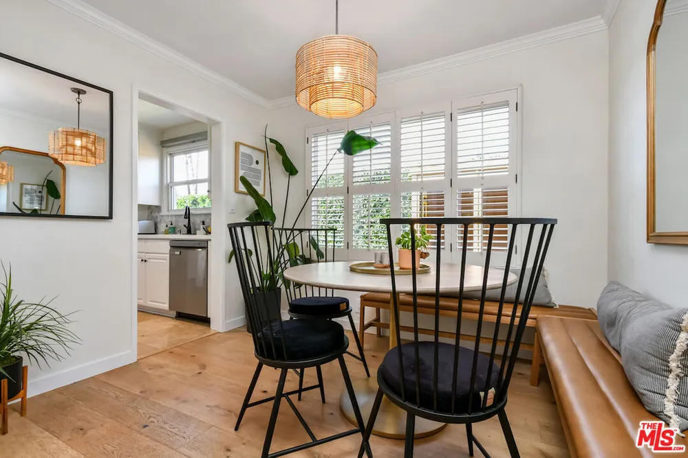 14418 Collins St, Sherman Oaks, CA 91401