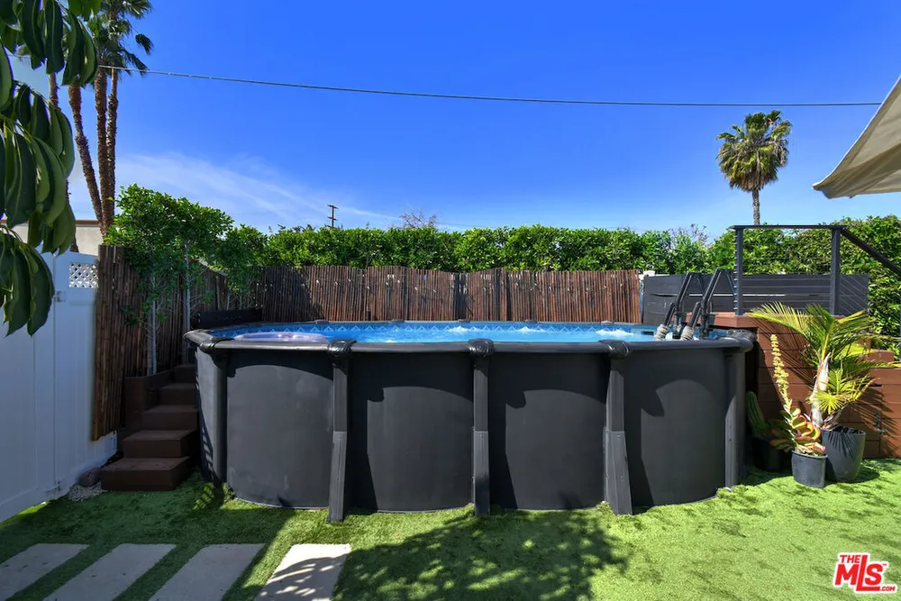 14418 Collins St, Sherman Oaks, CA 91401