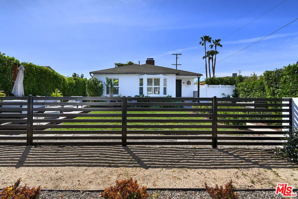 14418 Collins St, Sherman Oaks, CA 91401