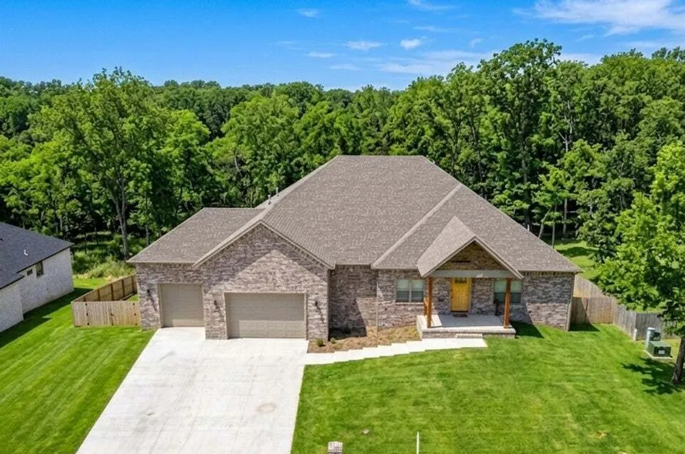 12412 Wildwood Dr, Rogers, AR 72756-3089