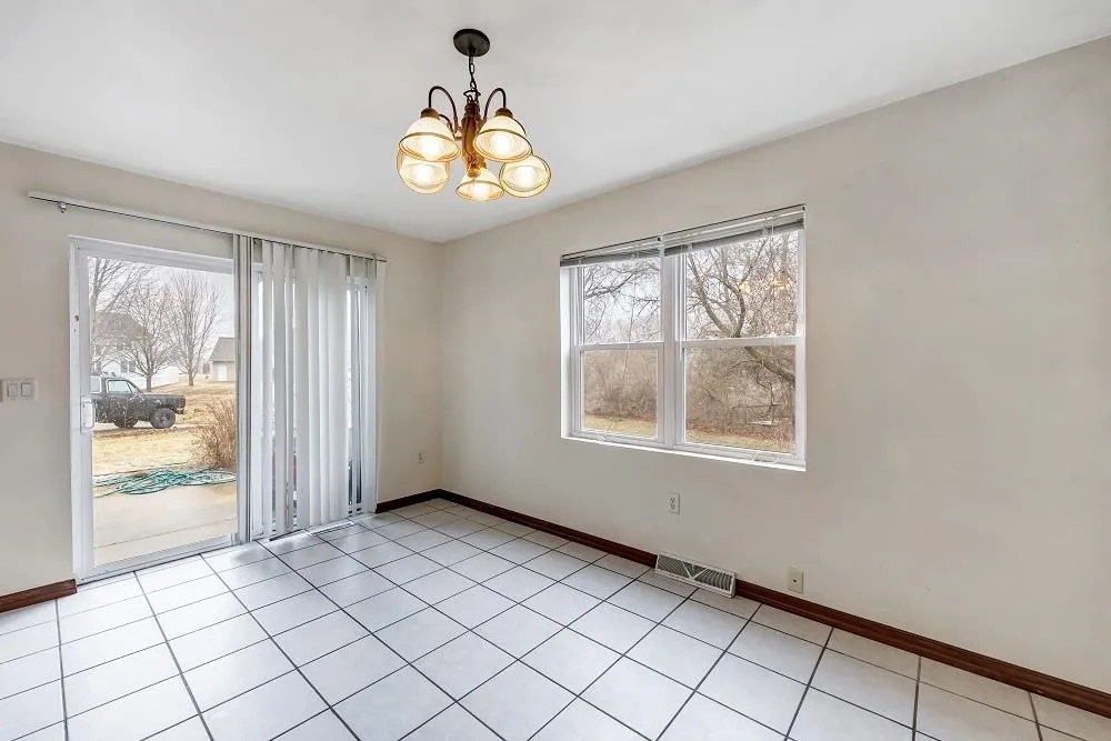 713 Edge Point Ct, De Pere, WI 54115