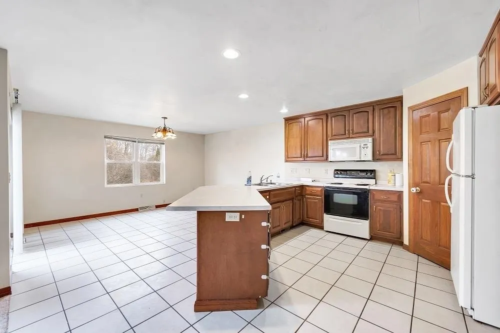 713 Edge Point Ct, De Pere, WI 54115