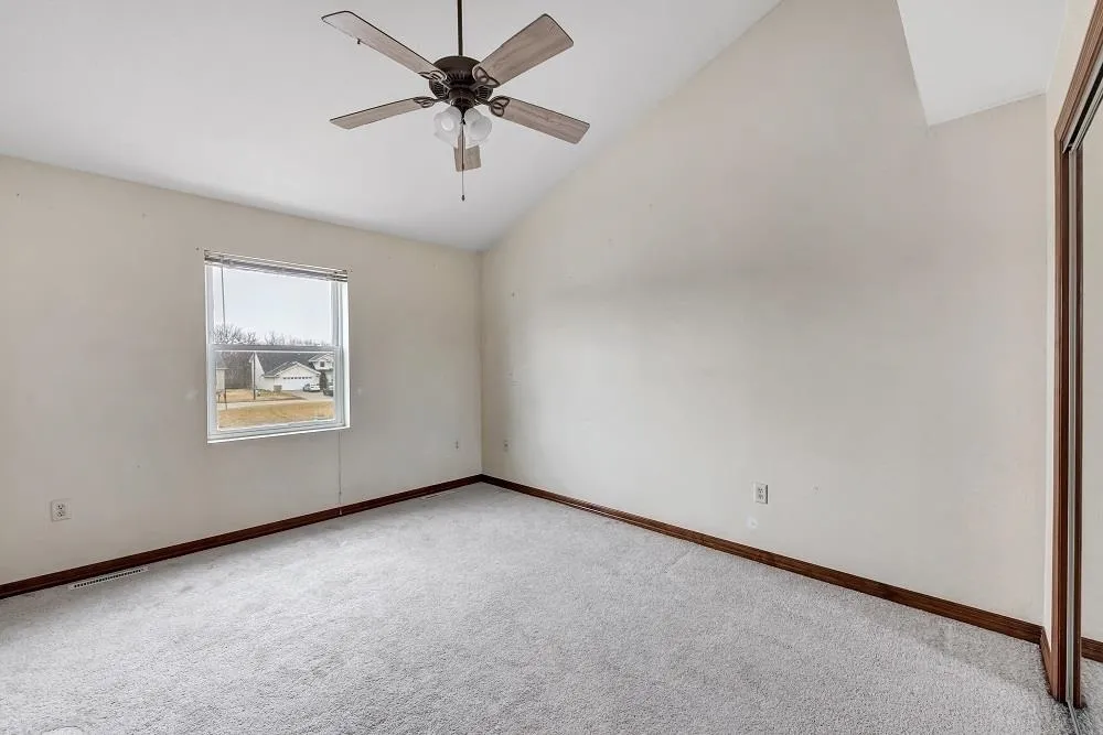 713 Edge Point Ct, De Pere, WI 54115